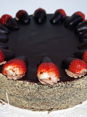 Čokoladna torta sa jagodama